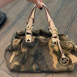 Michael Kors Camo hand bag